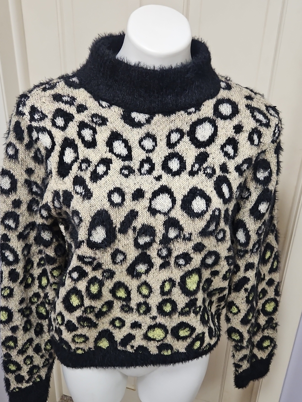 Eyeshadow Soft Leopard Print Crewneck Sweater